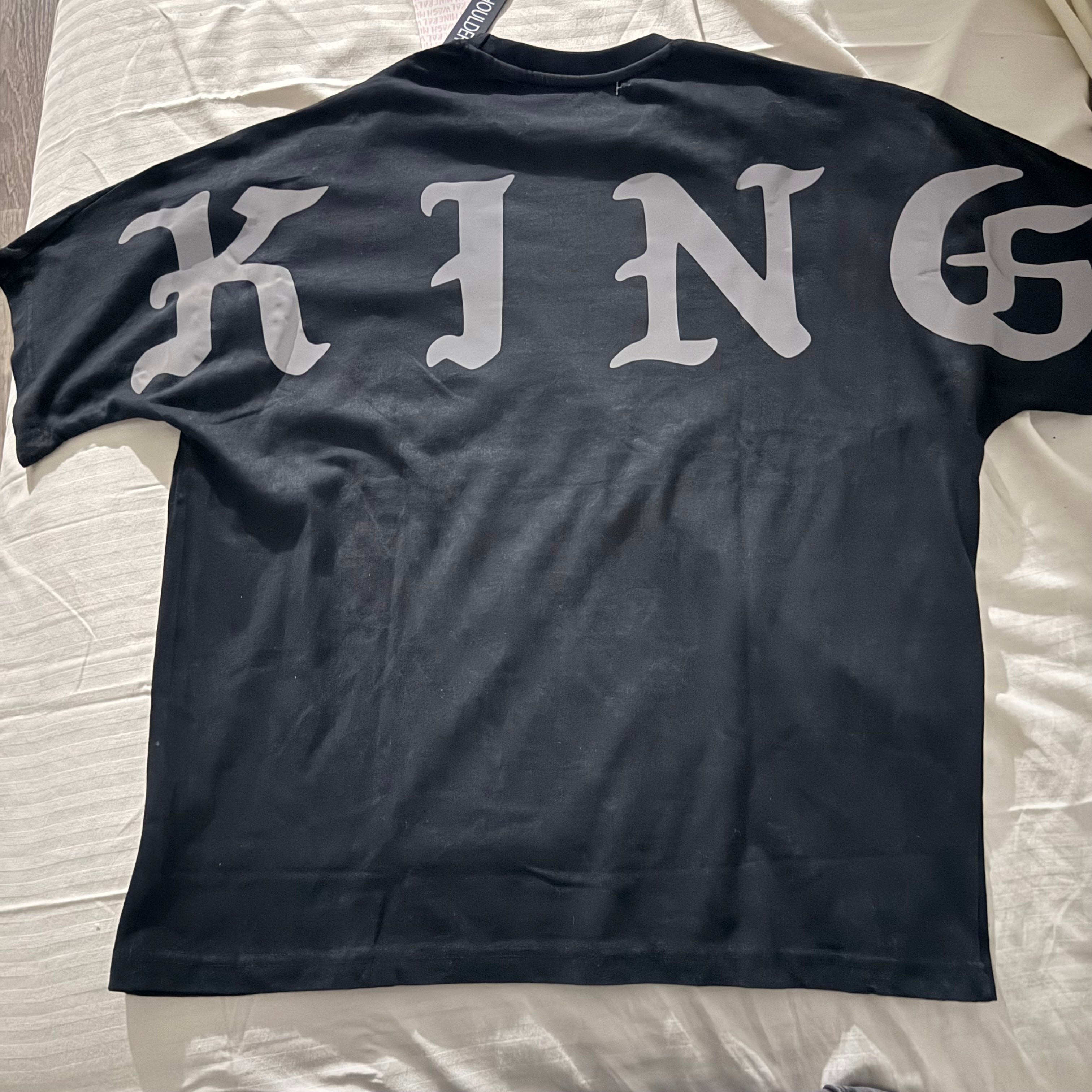 Savage king T-shirt medium